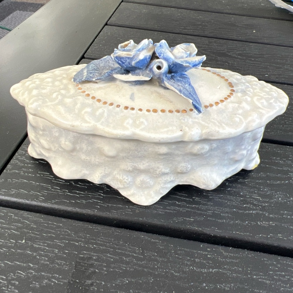Vintage trinket box